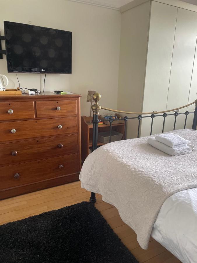 King Size Bed & En Suite Rolled Top Bath Private Lane Harrogate Zewnętrze zdjęcie